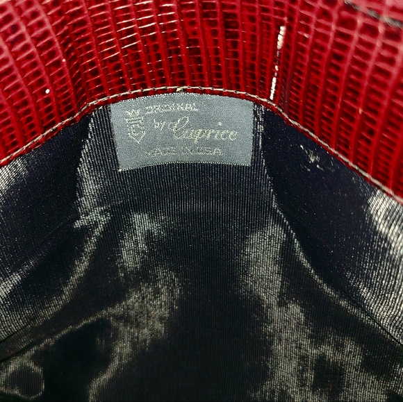 ORIGINALS BY CAPRICE BURGUNDY HANDBAG WITH CHAIN - Picture 3 of 9